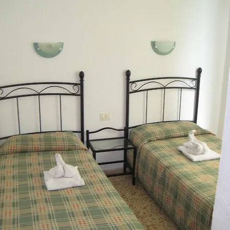 Boston Otel 2*